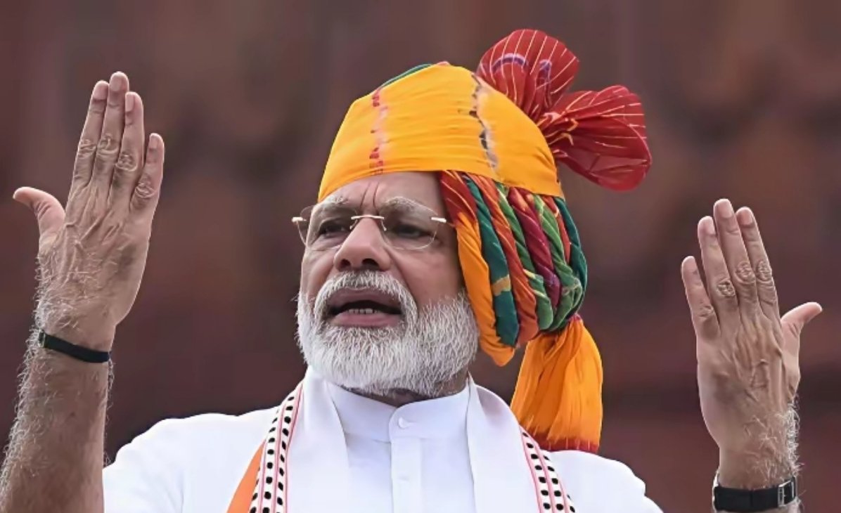 印度人普遍打心眼里瞧不上我国，印度人从小接受的教育里印度是亚洲文明的老师，中国只