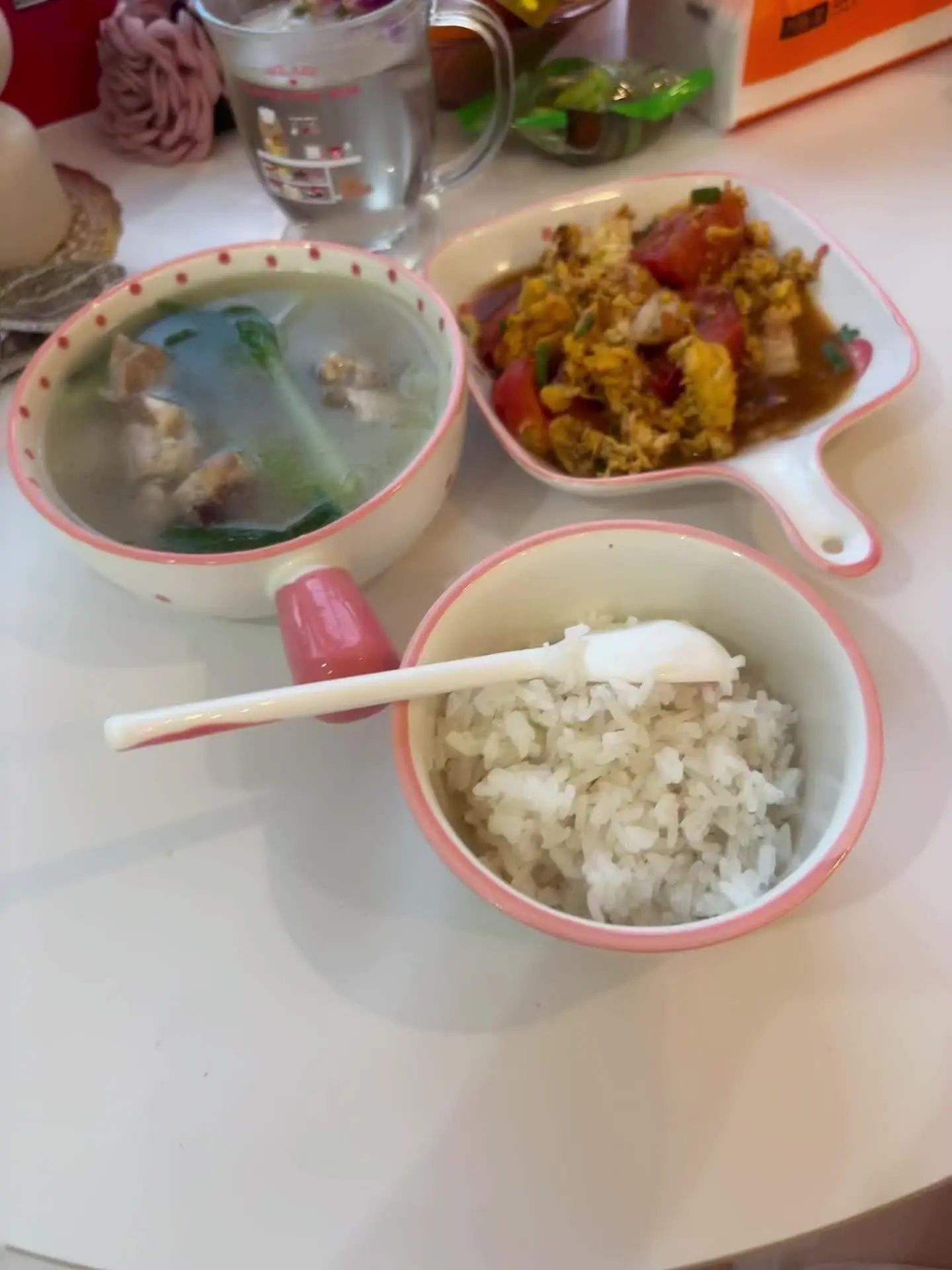 对于我来说。一家人健健康康、每天等着家人回来，一起吃顿饭，就很幸福了。...