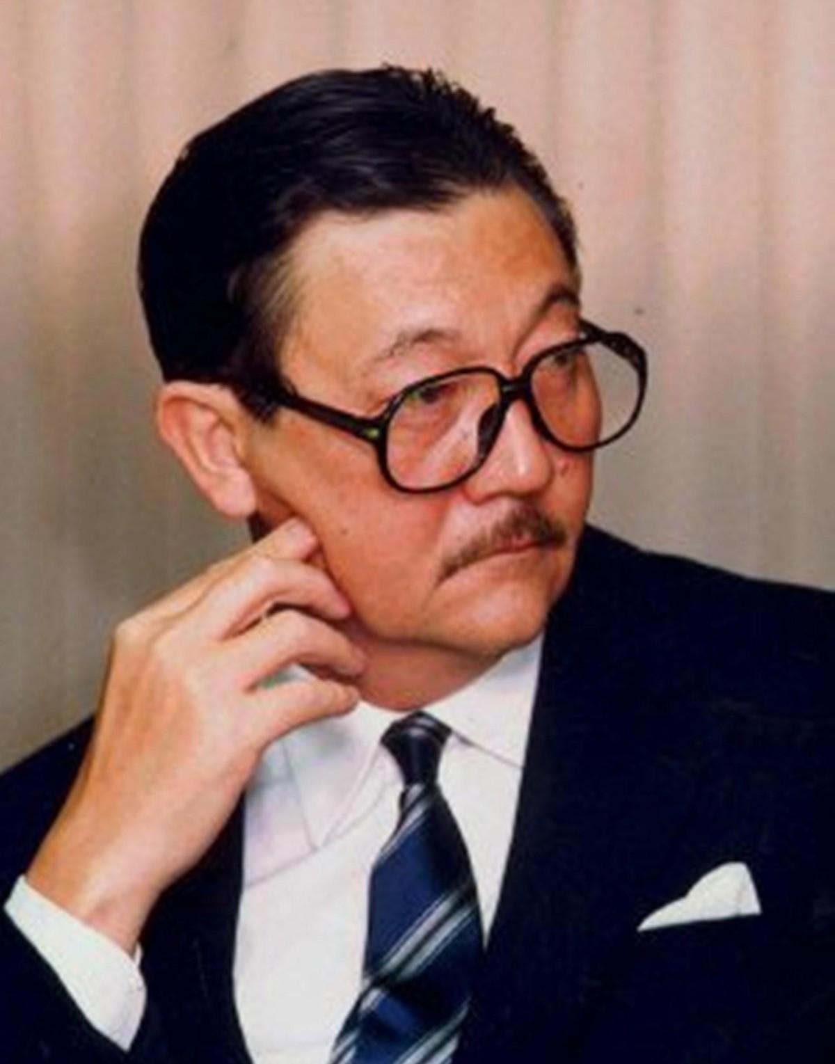 1994年宋美龄突然返回台湾，看完蒋介石留下的四字题词后，忍不住当场大哭！
19