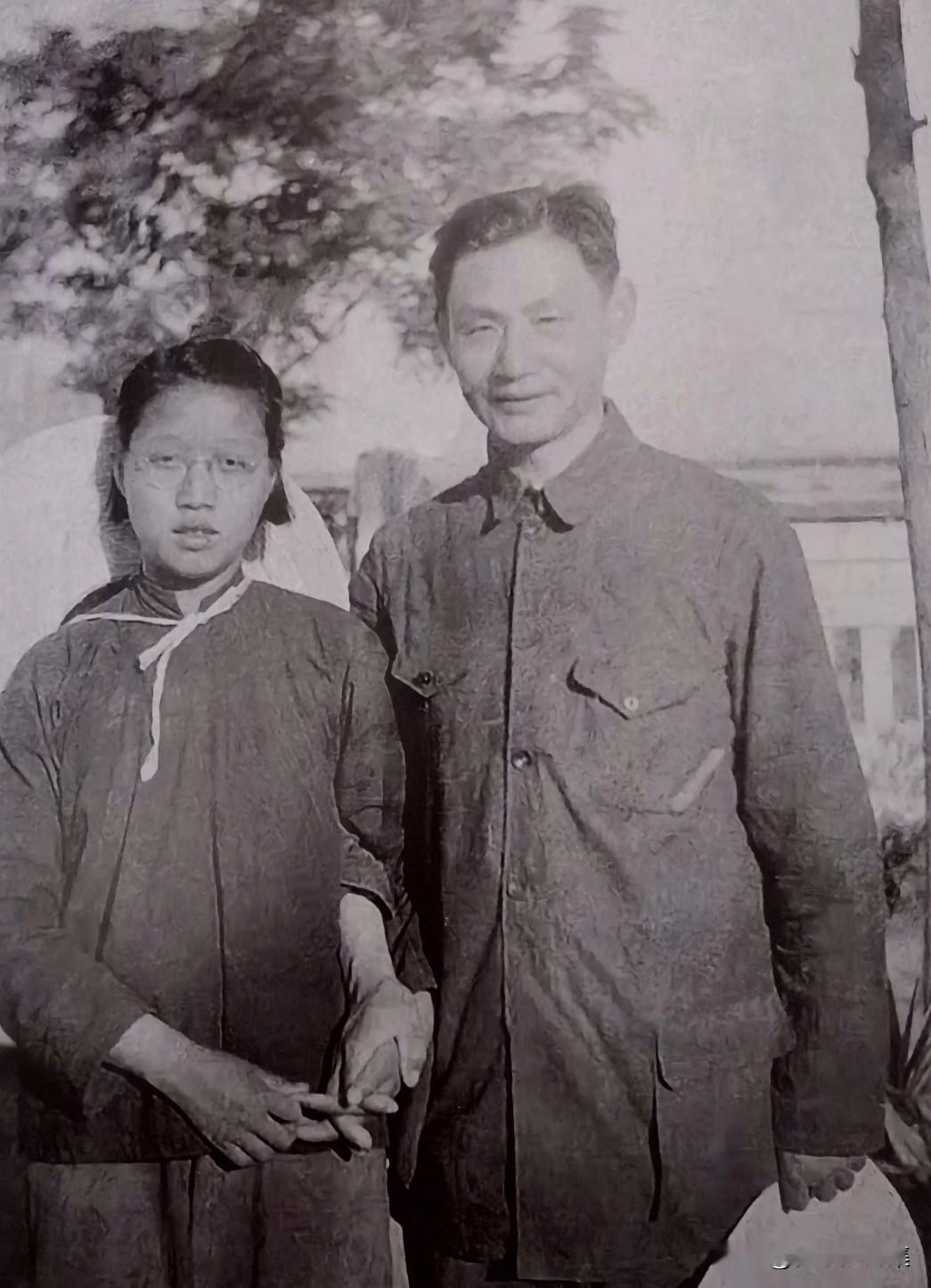 1942年至1946年5月，姚继鸣受八路军前方总部情报处委派，潜回北平领导军事情