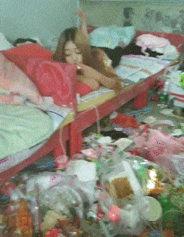 这得什么样的心理素质才能住得下去