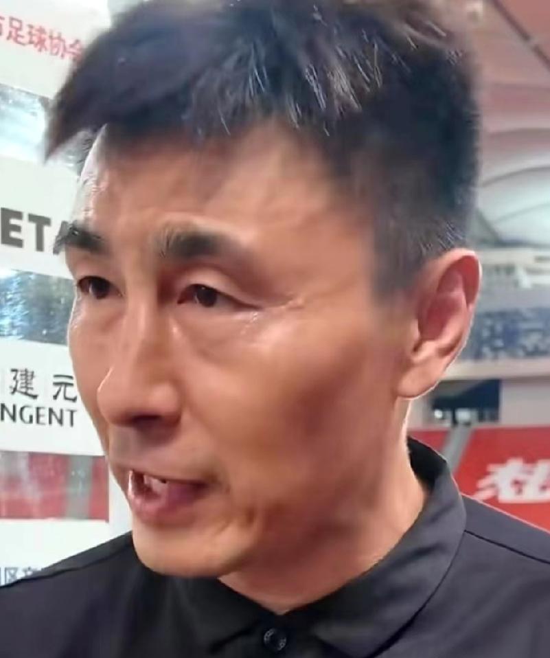 青训基地建好了，老队员吵起来了，新路子到底行不行？

李玮峰最近在群里发了一段话