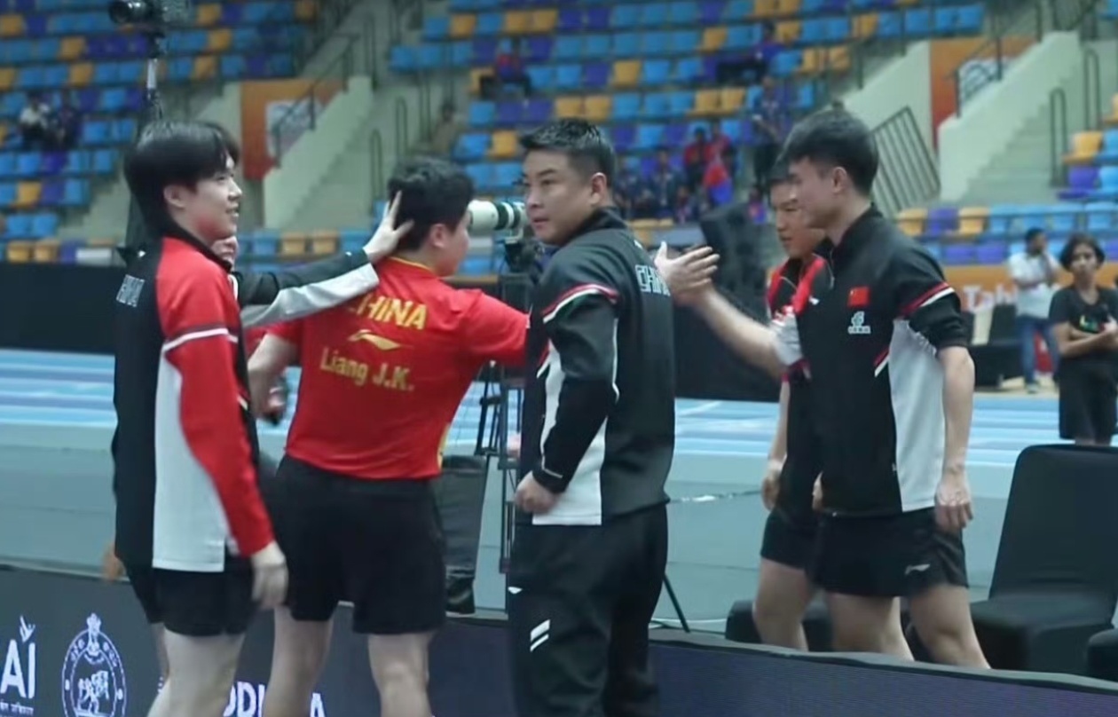 国乒男团3比2逆转日本感觉没有以前的干净利落脆了，打得很是纠结。流量至上，真的没