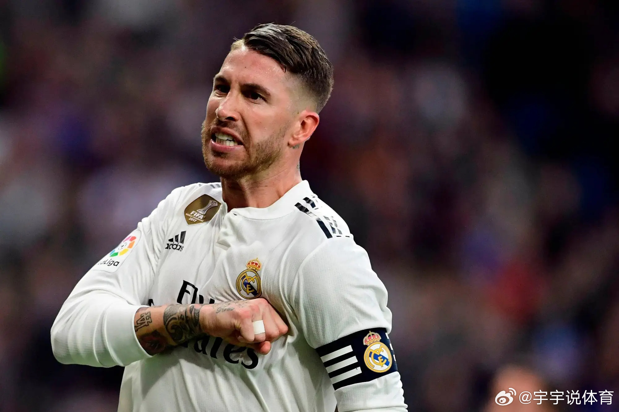 足坛再无第二个拉莫斯！40岁的他，是绝境里永远的神40岁，对足球运动员而言已是传