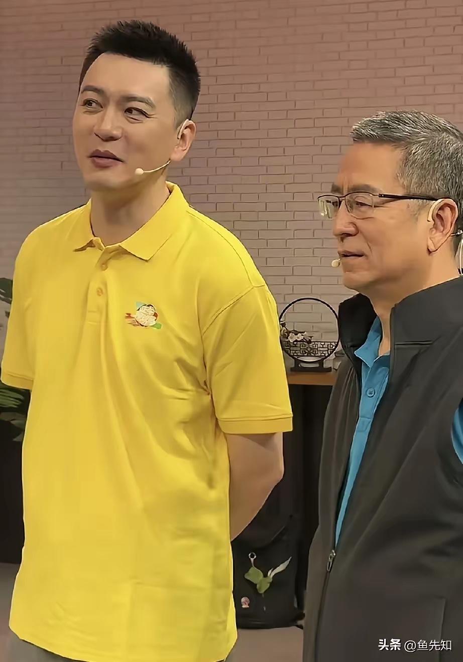 小时候经常看白岩松老师的节目，如今头发也白了