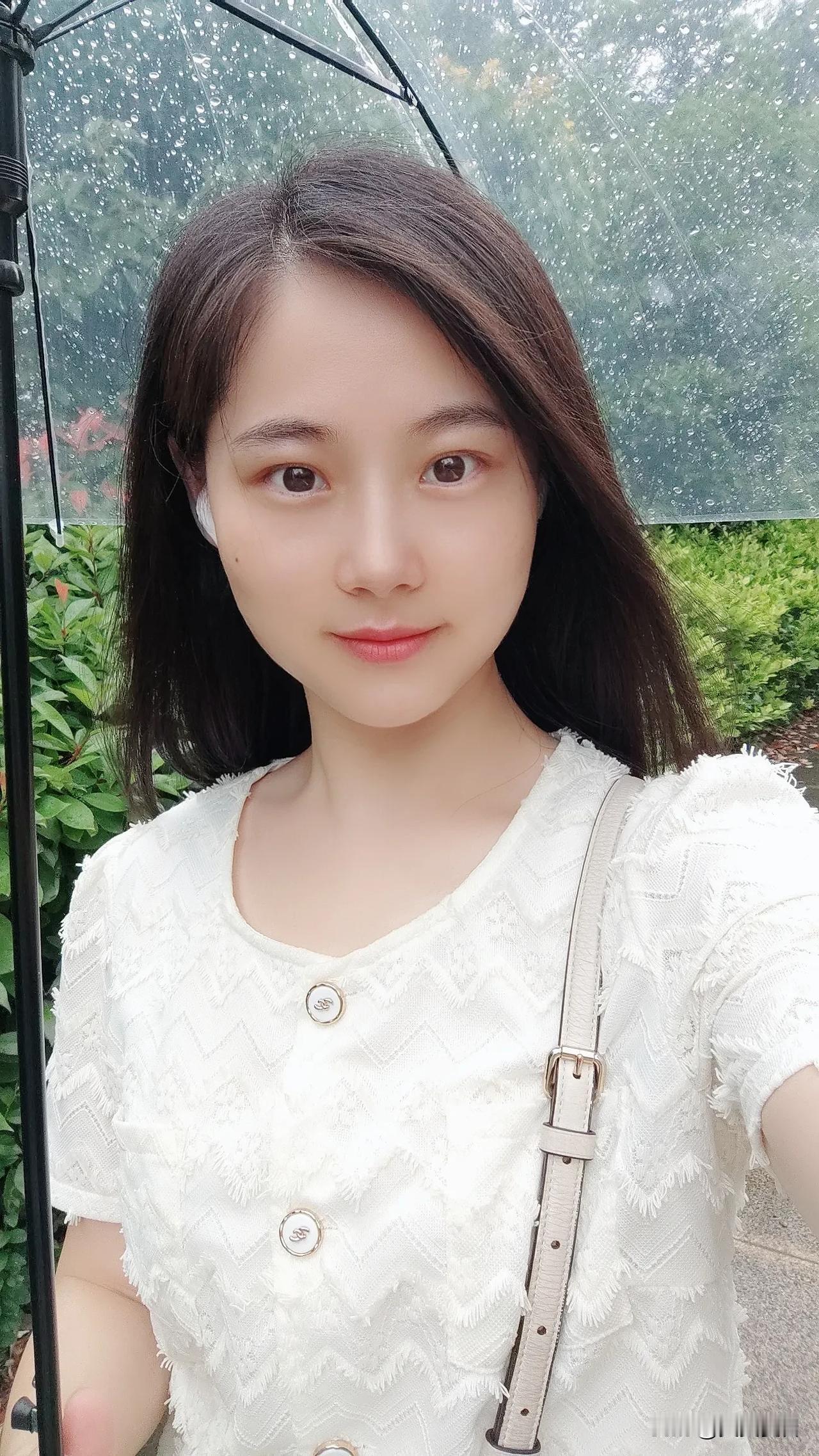 定个新目标，以后要在苏州买套带200平的院子，种瓜果蔬菜和果树[呲牙]