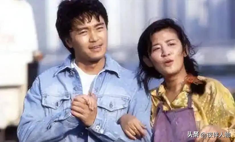 当年香港很多人吐槽周星驰，记者问吴君如，怎么看？吴君如回应：他脾气差、很难合作。