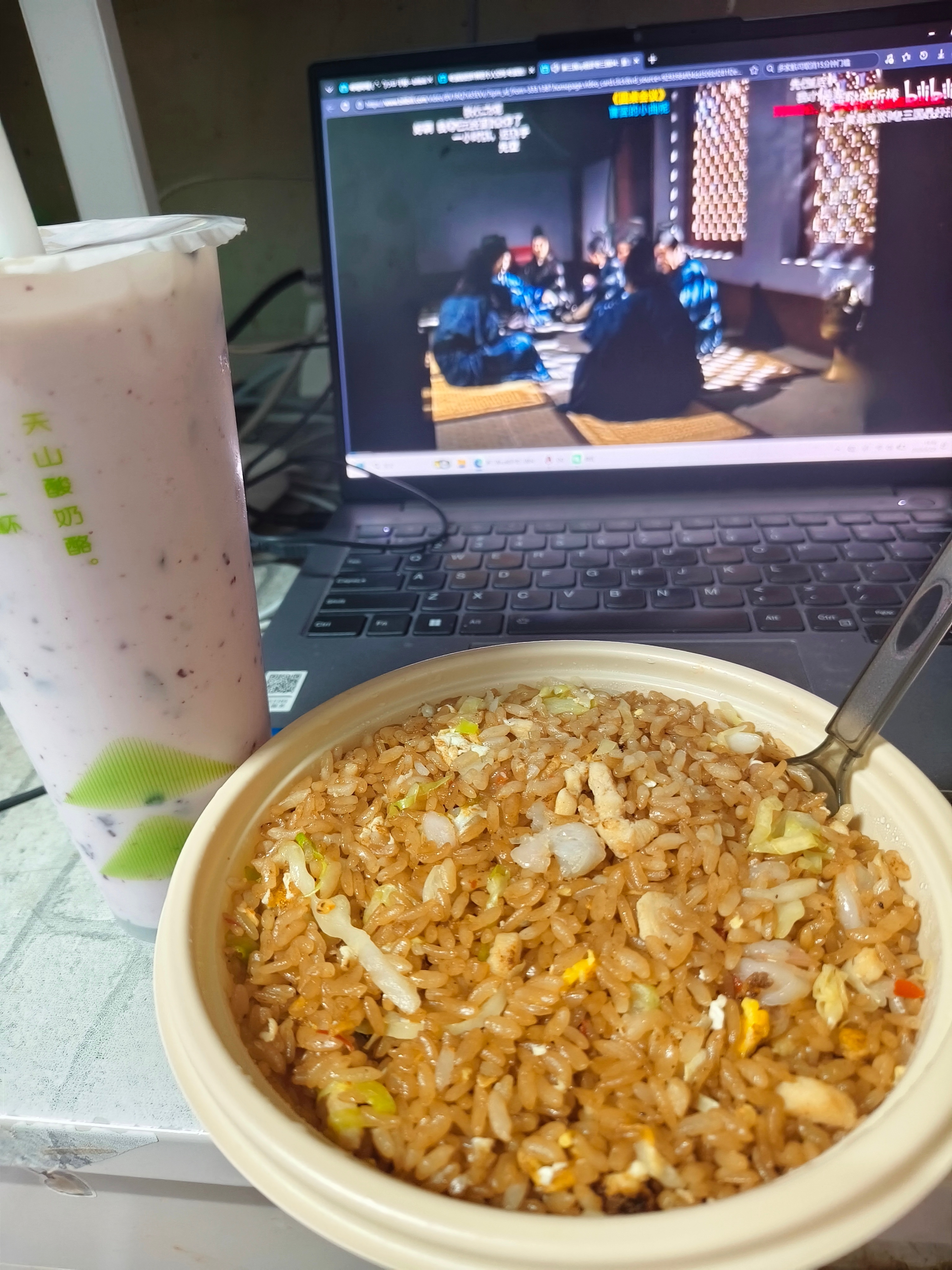 太伤心了我要狂吃 
