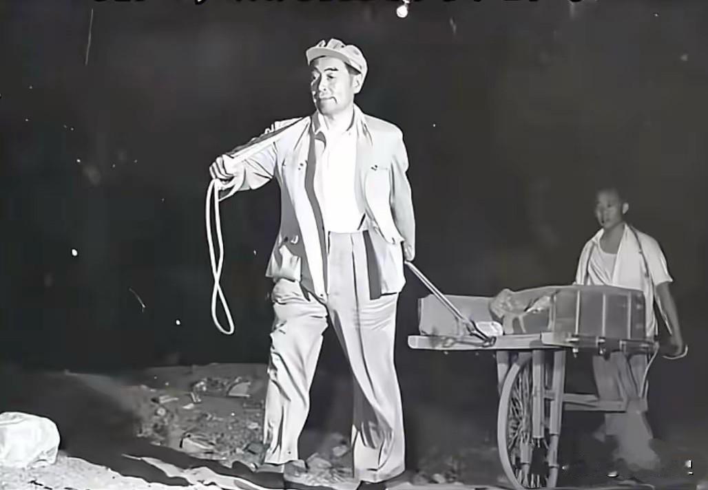 这张珍贵合影拍摄于1958年6月！

在北京十三陵水库工地留下这张珍贵合影，当时