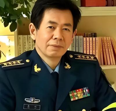 军事专家戴旭曾提到一个点，他说中国人从晚清到现在，总改不了一个毛病，只要涉及到可