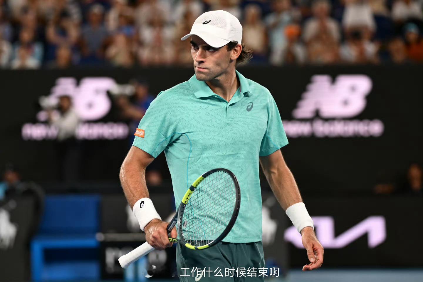 辛纳澳网晋级16强 在2026年澳大利亚网球公开赛男单第三轮的激烈角逐中，卫冕冠