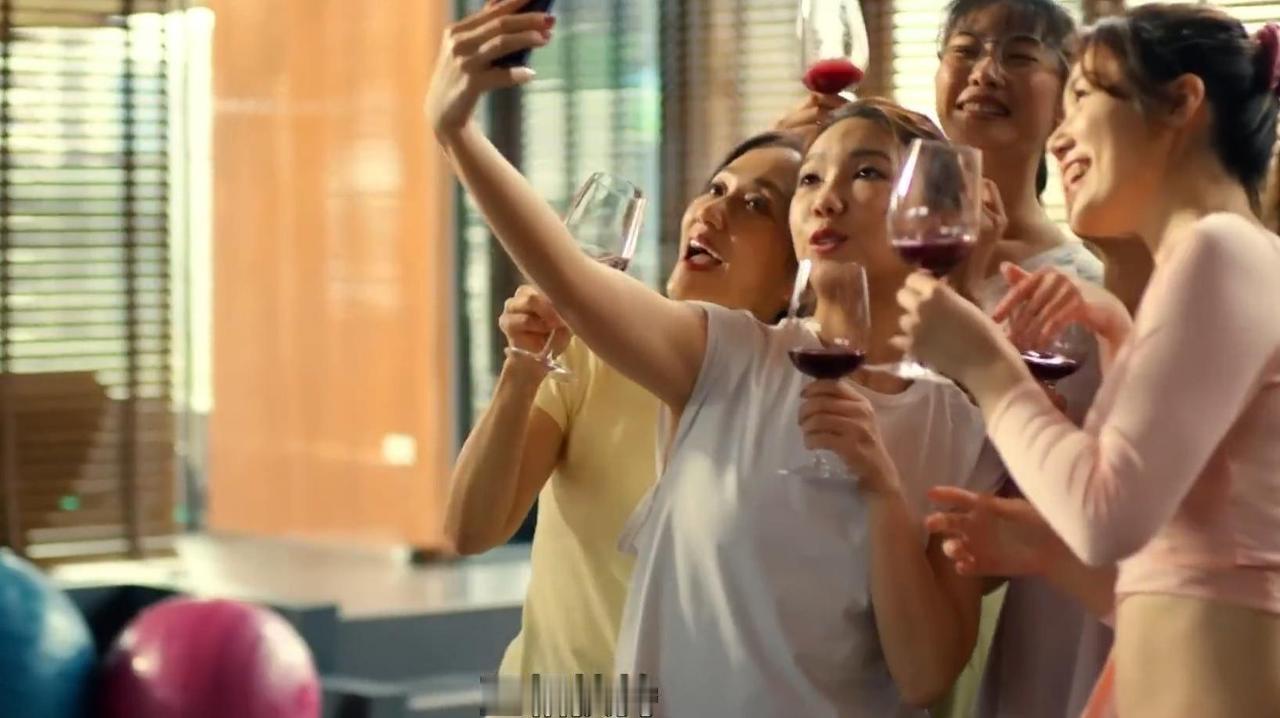 对于争权夺势题材的影视作品可以说是备受欢迎，比如古装剧《琅琊榜》中的皇储之争，各
