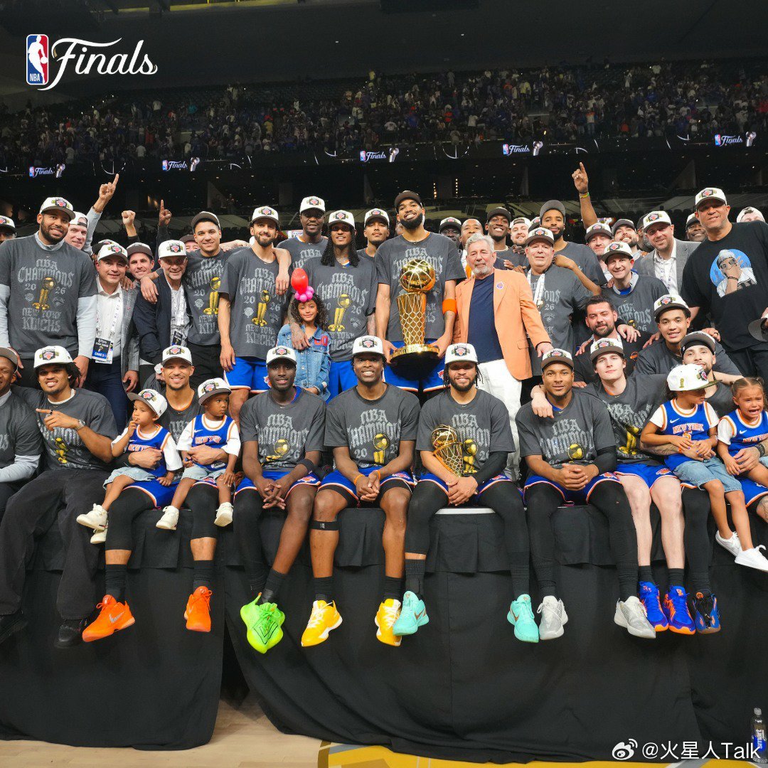NBA 2025-2026赛季NBA 总决赛尼克斯4比1马刺，夺得队史第三座总冠