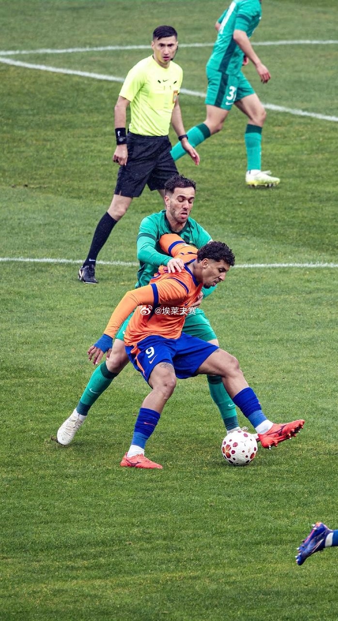 北京国安山东泰山vs北京国安 对抗！ 