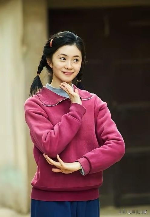 就这小身段，就这小眼神，她不配演亿青娥，谁还配？

别动不动就资源咖，好像人家张
