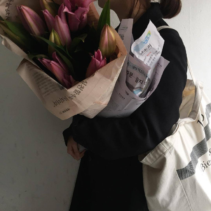 时间扑面而来，我们终将释怀。健康的活着，平静的过着，开心的笑着，适当的忙着，就很