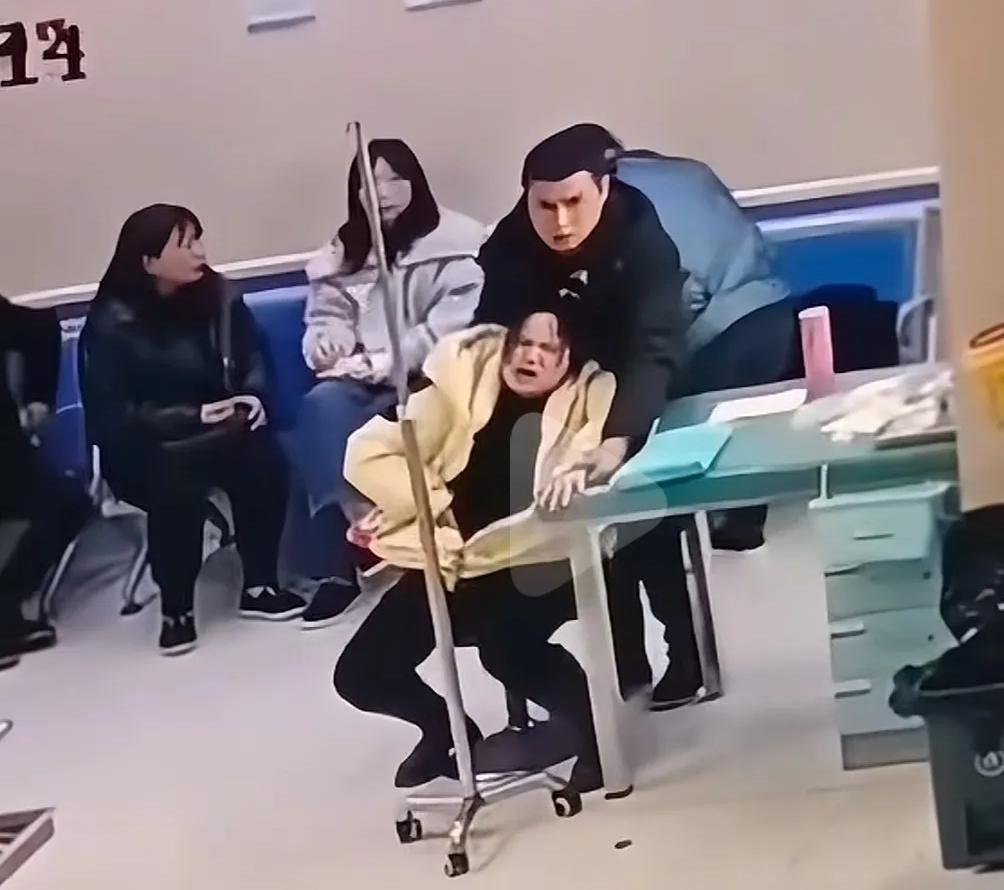 真是一声长叹，一个年轻妈妈因为一次普通的输液人没了，最要命的是，过敏时护士居然直