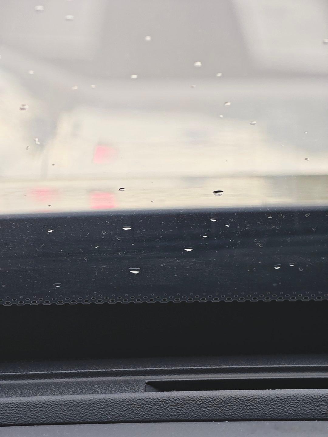 刚想夸云挺好看的，下一秒就下雨给我看