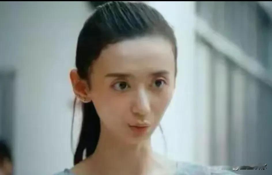 高亚麟保养刚毕业的女演员这事挺值得思考的，年轻女孩用身体获取资源真心不值得提倡，