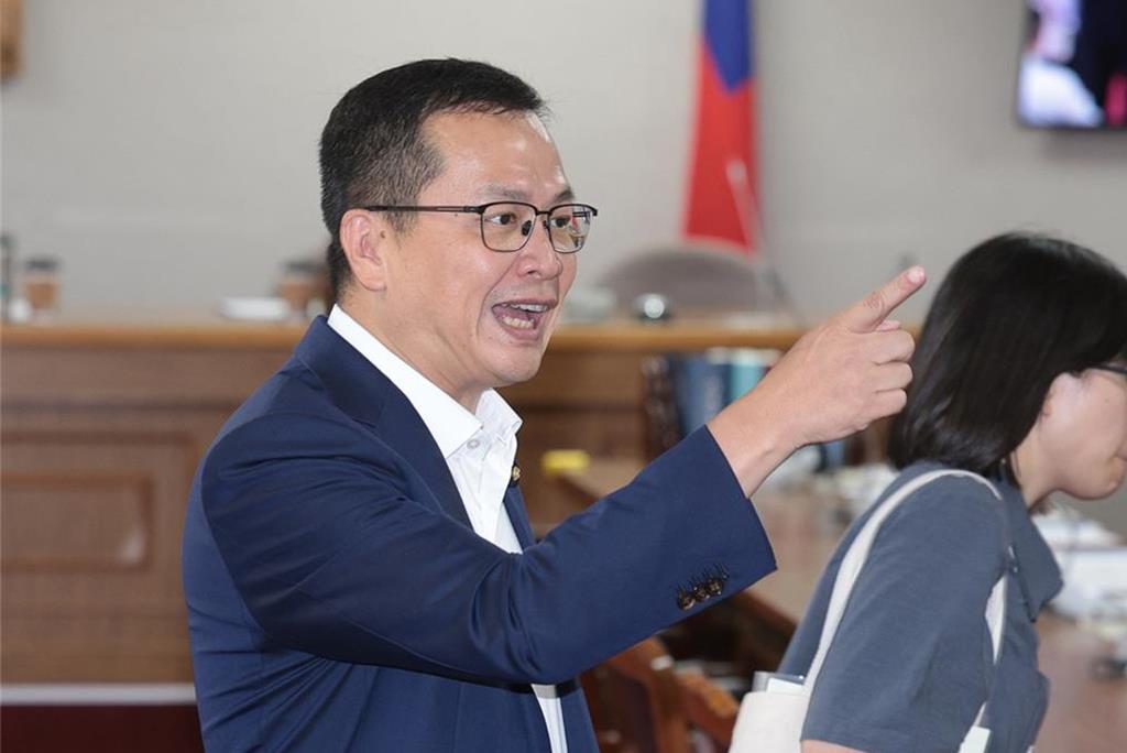 罗智强告苗博雅造谣，赔500万！国民党立委罗智强于昨日（17日）在脸书发布文章称