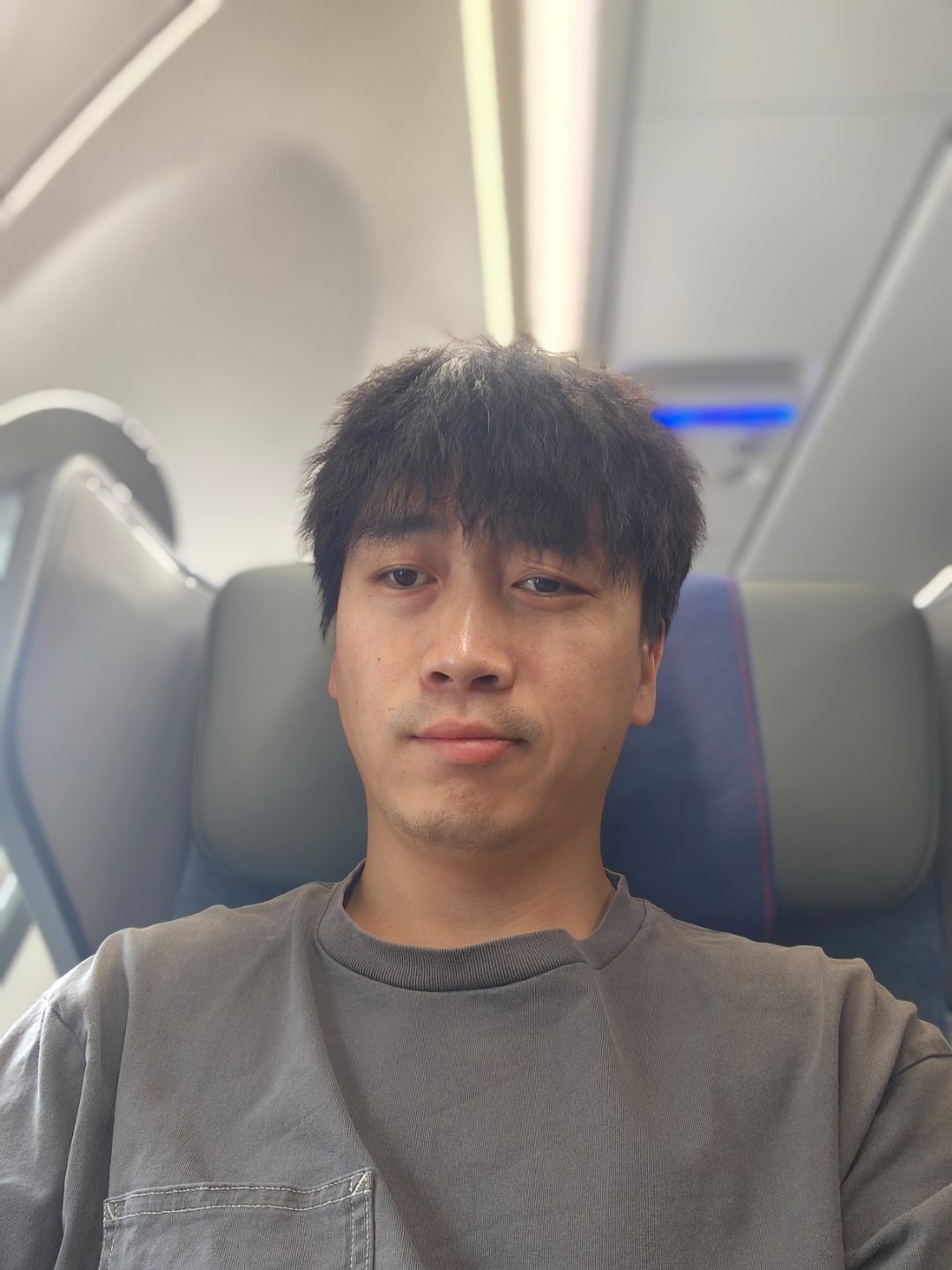 老板临时发配到湿润的海南去了我被发配到干旱的库木塔格沙漠…今天要坐4个小时飞机+