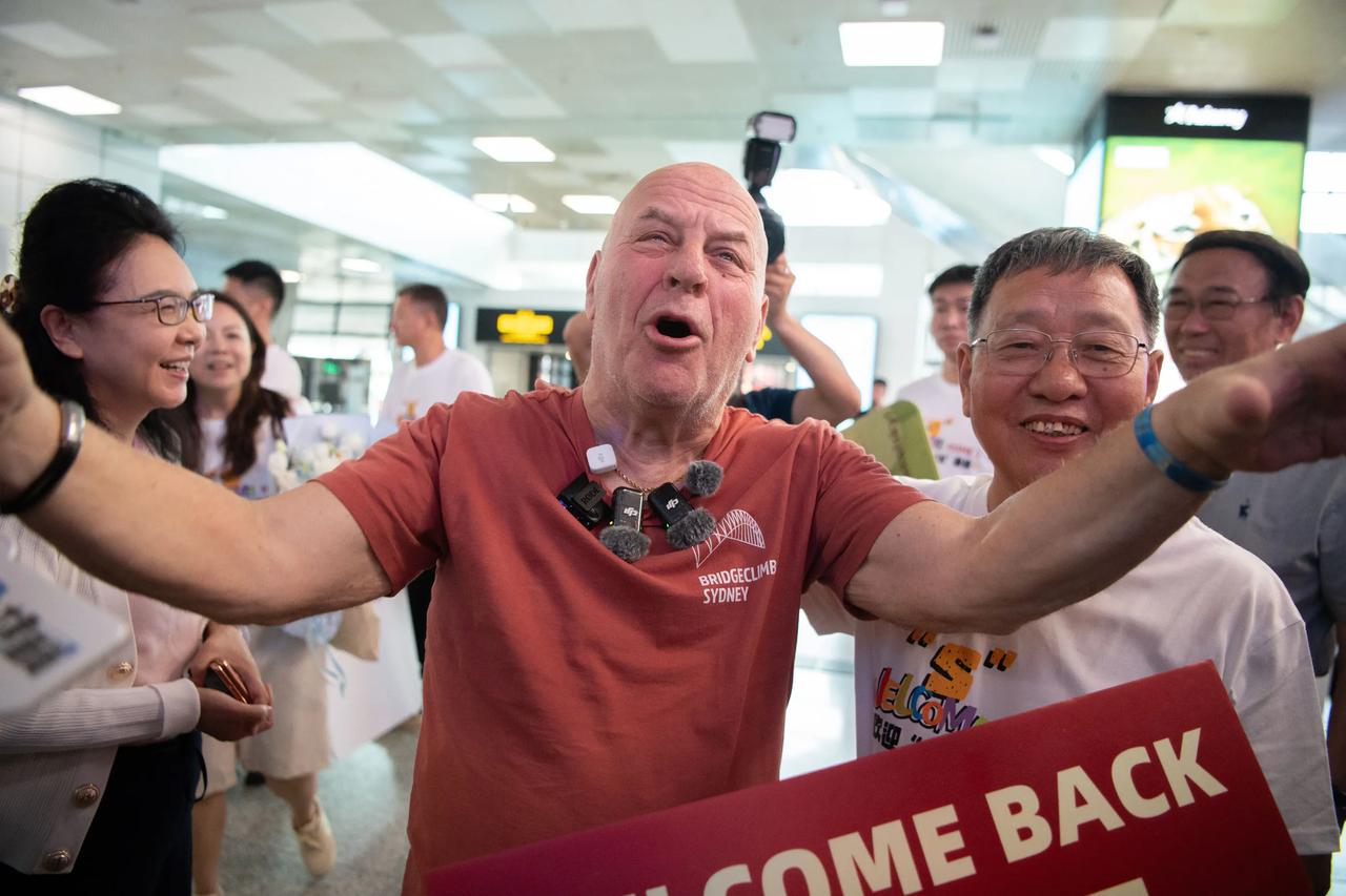 【最近两个美国人在中国风生水起】

在国家层面，中美关系明争暗斗，当然了，责任主