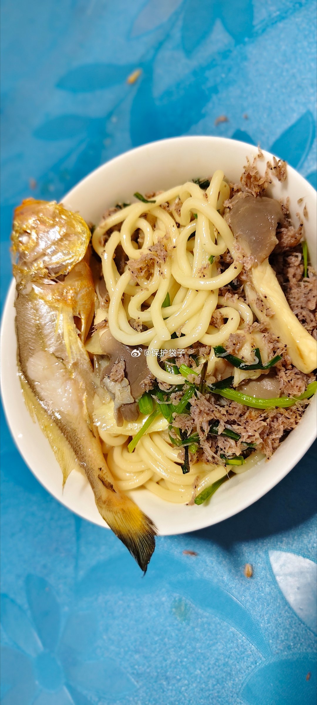 超长蛋挞陆续下架从开始到现在，不知道哪里在红，也不知道为啥红，更不知道红了什么。