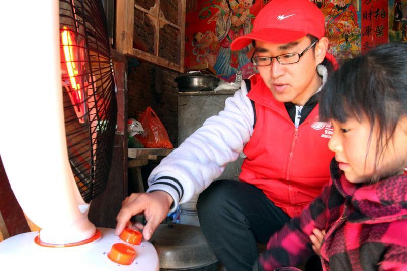 这事儿简直比电视剧还抓马！山东小伙赵鑫去北京打拼，浙江商人李文龙在上海经营民宿，