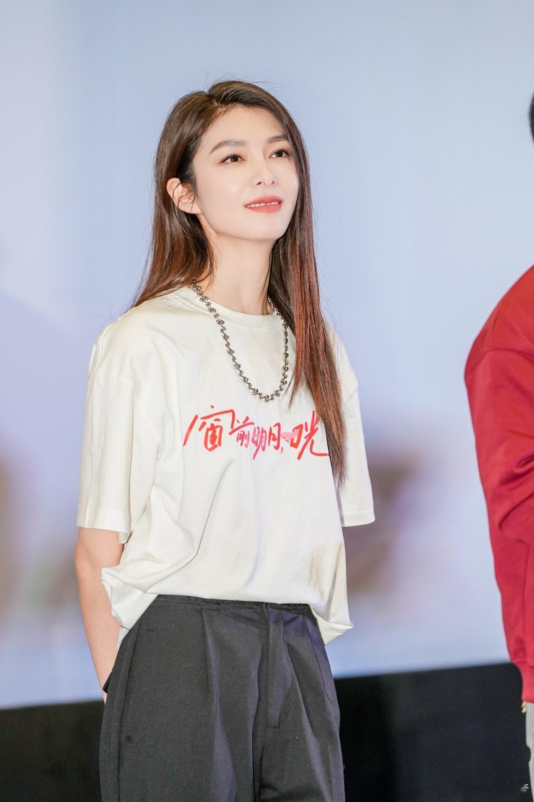 电影窗前明月咣郑州路演  《窗前明月，咣！》的郑州路演毫无疑问是一场盛宴！费翔左