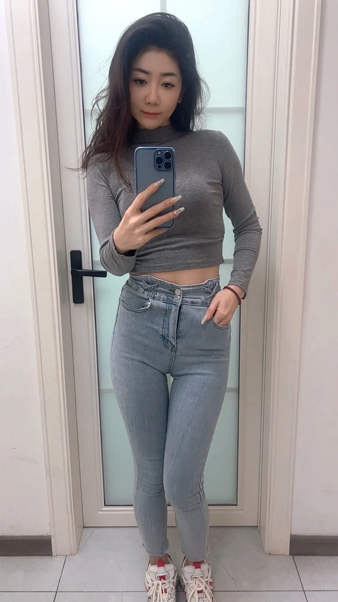 以前，我真的以为一张结婚证就是一辈子。后来才知道，这一辈子太短，短到你...