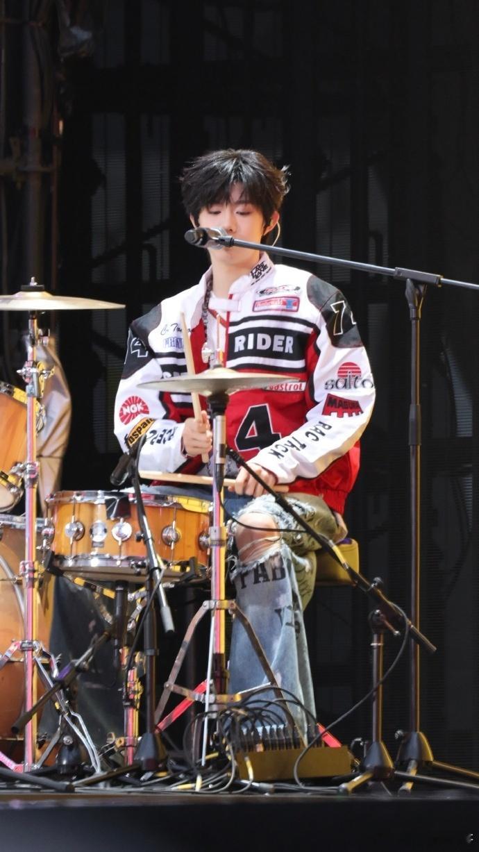 陈奕恒新音舞台饭拍生图 