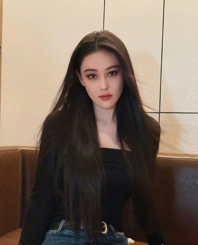 何捷说当初看上张馨予，不是因为她多漂亮！何捷说是因为2017年看她参加警犬训练，
