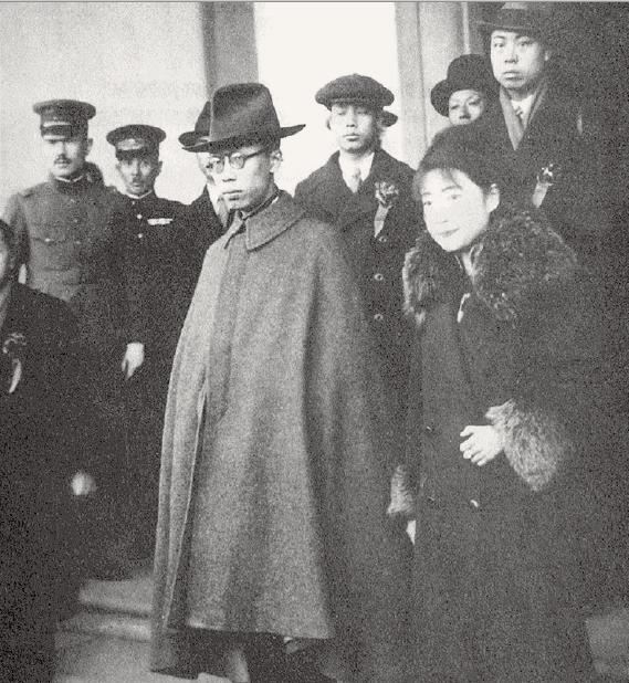 妃子要与溥仪闹分手，狱方为挽救感情特请示同居，周总理果断批示同意！
1956年冬