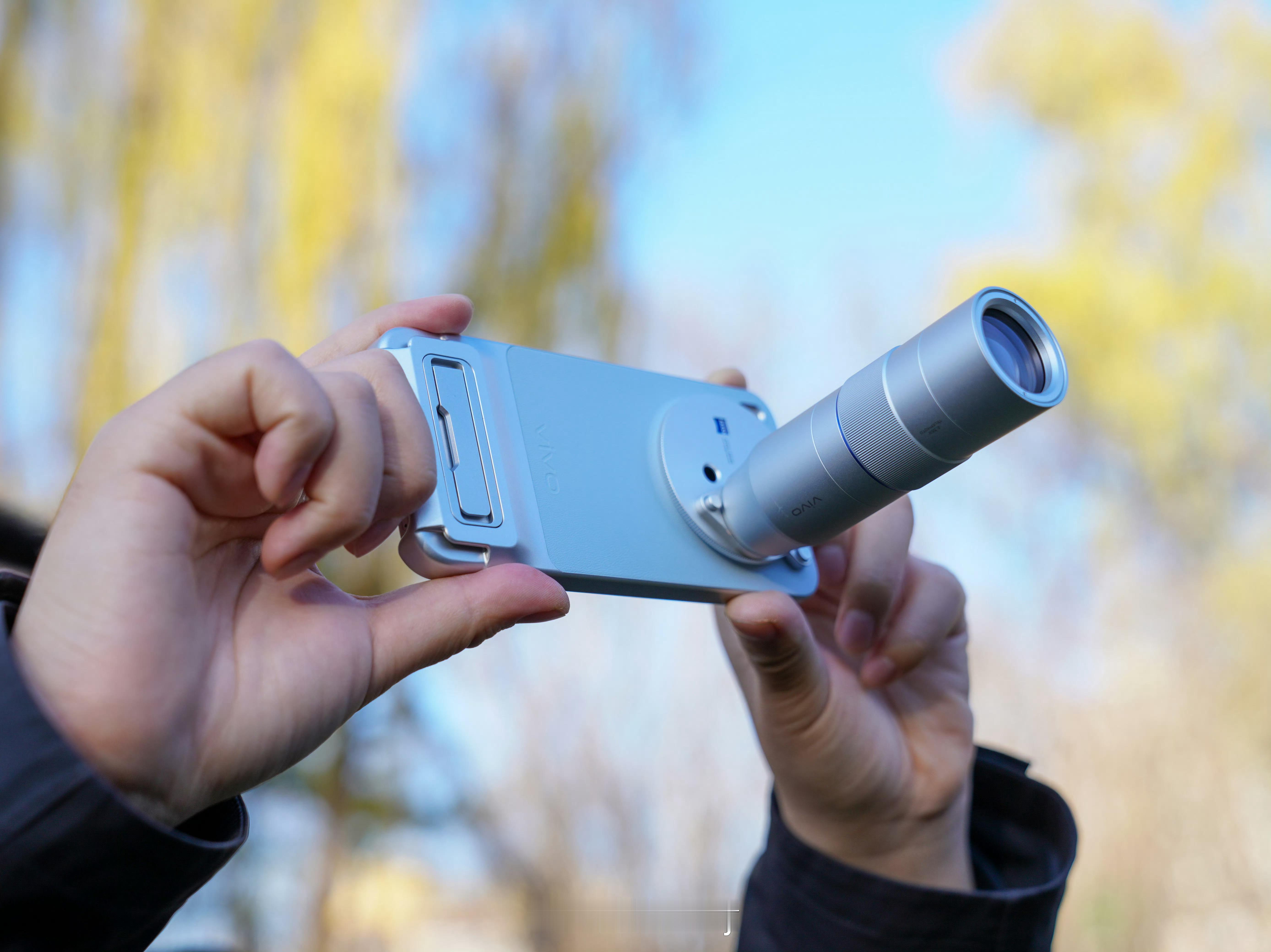 增距镜是出游神器还是累赘有更高的拍摄需求就带，毕竟真的可以拍的很远，效果很好，但