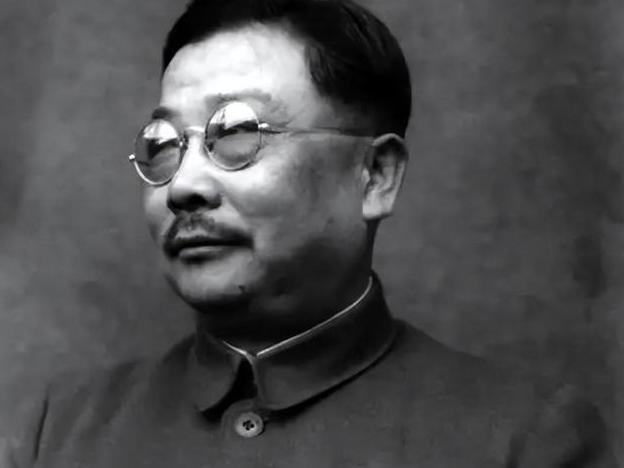 1947年，军少将被俘，他竟然底气十足地喊道：“告诉李克农，我是代号902！”就