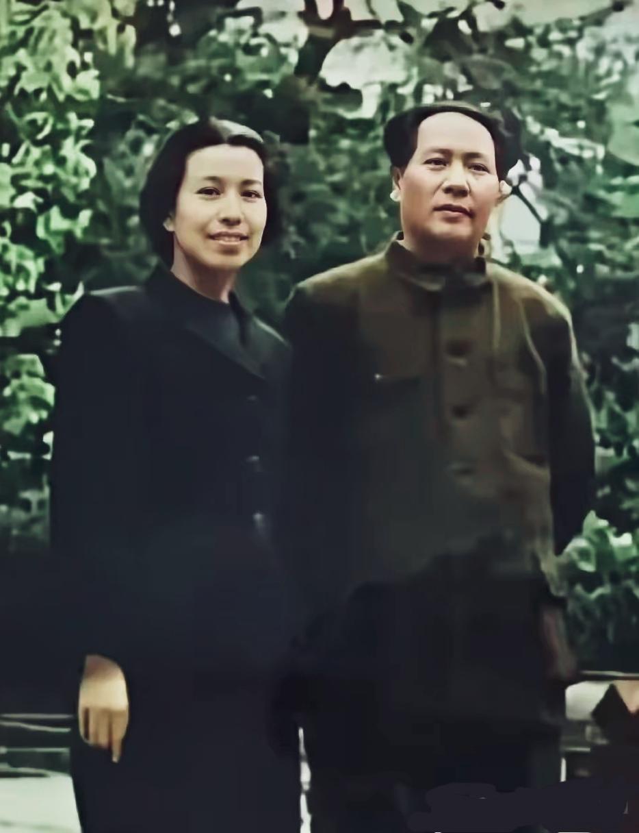 毛主席的哪句诗最深入人心俏也不争春，只把春来报，待到山花烂漫时，她在丛中笑…