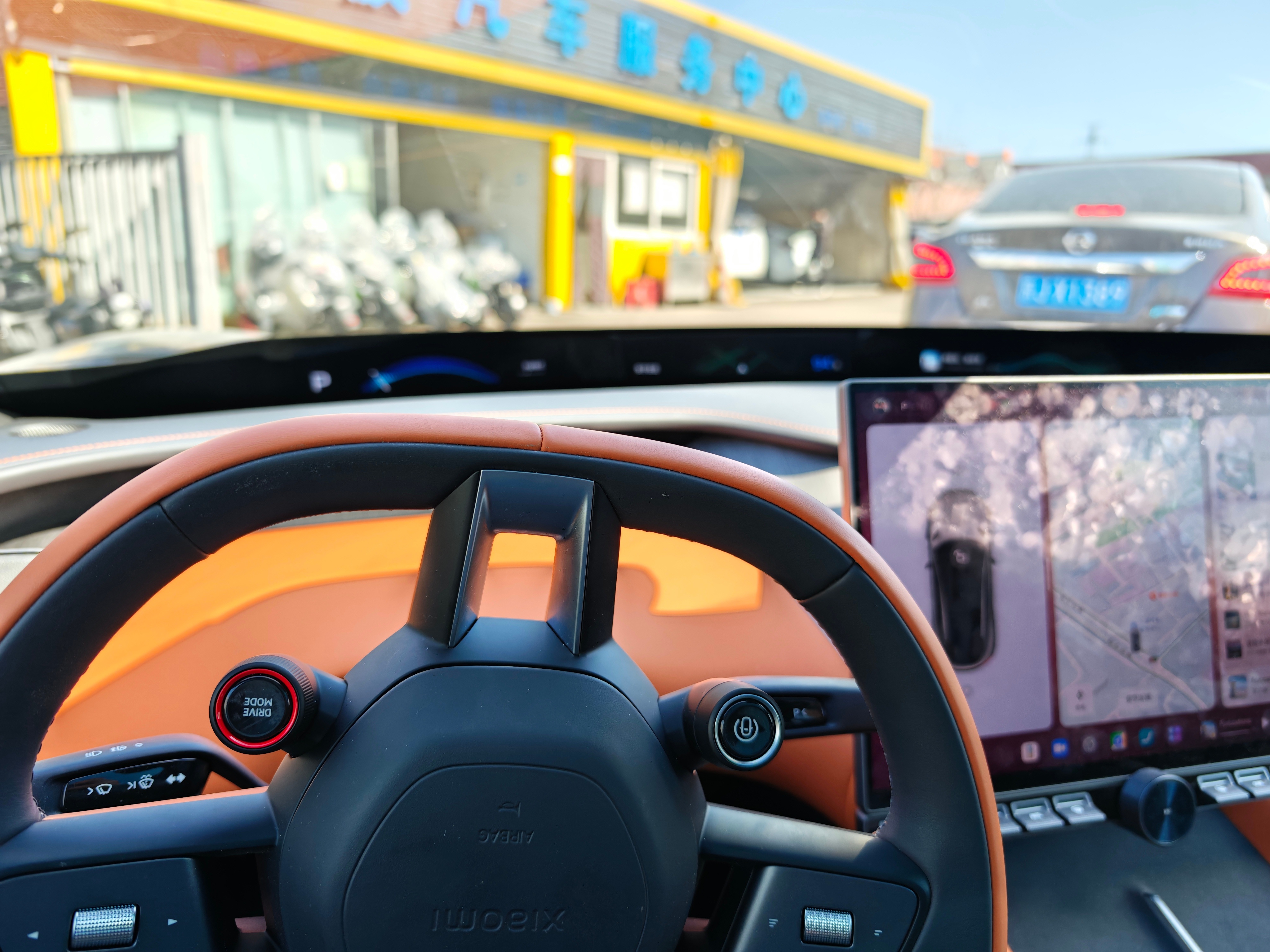 搞了一辆YU7 Max，在北京开车的感觉还是很奇妙的～ 