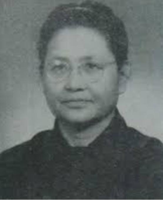 [微风]1949年，76岁的军阀李德全强娶了19岁的逃难女学生周秀英。新婚夜，李