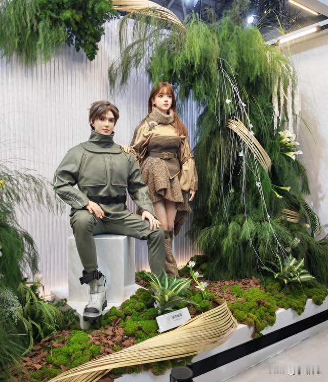 羞死人，都是仿生机器人，凭啥男款比女款贵11万，到底多了个啥？