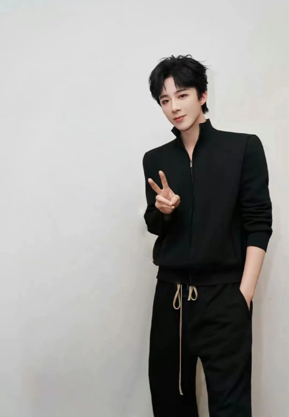 这个是演唱会后台吧 