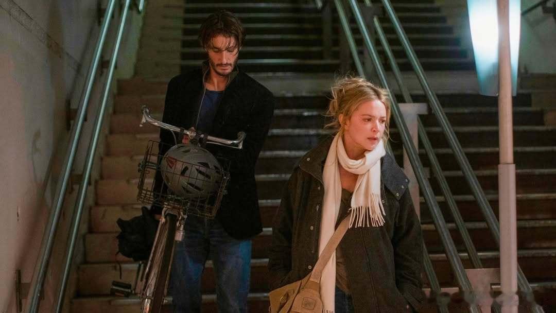 《一次别离》的导演阿斯加·法哈蒂这次入围戛纳电影节主竞赛的新片《平行故事》是部法