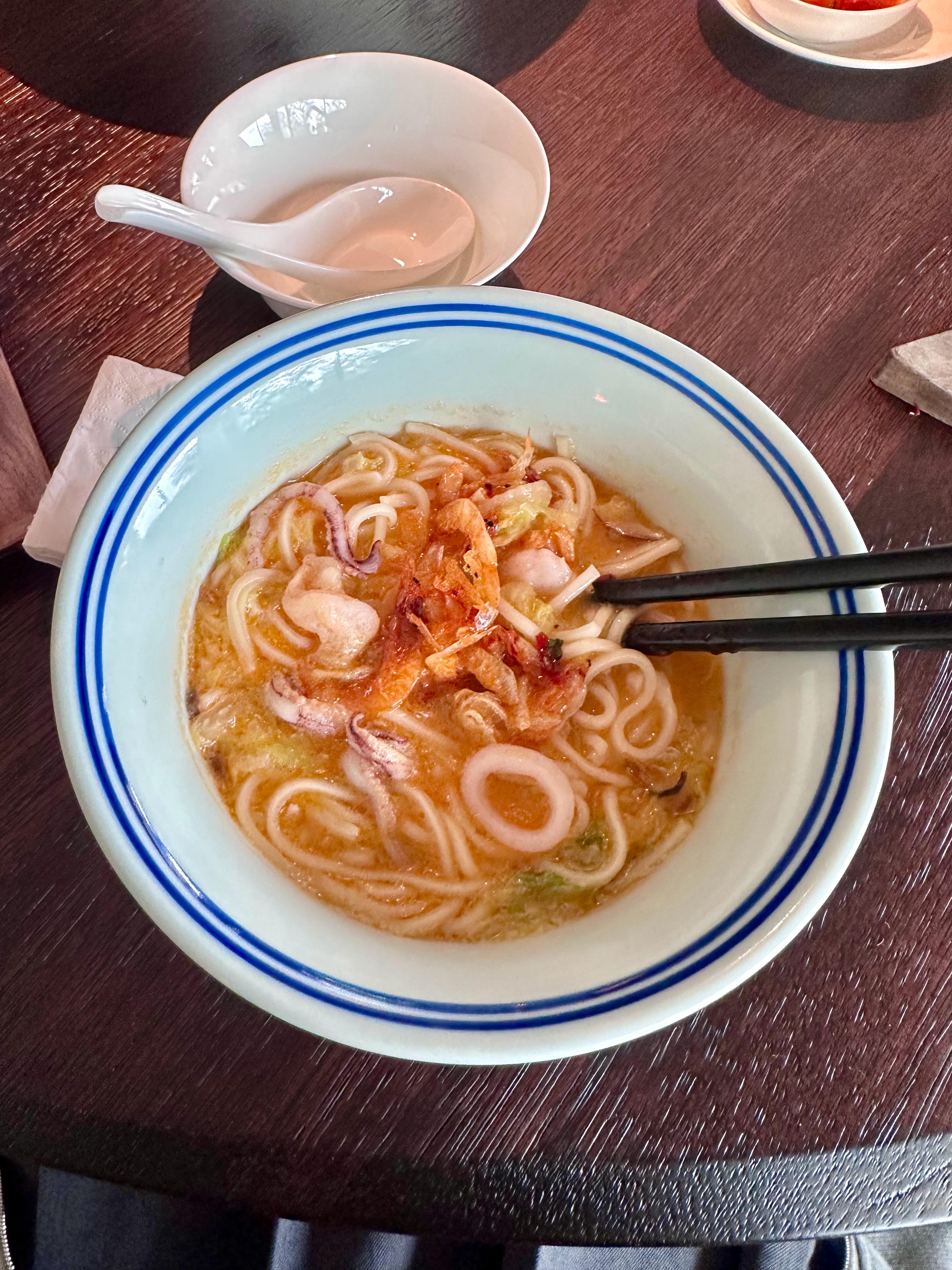 跟闺蜜住酒店睡到自然醒的一天下午三点才开始吃早饭 这个月含蚵仔煎量极高[兔子] 