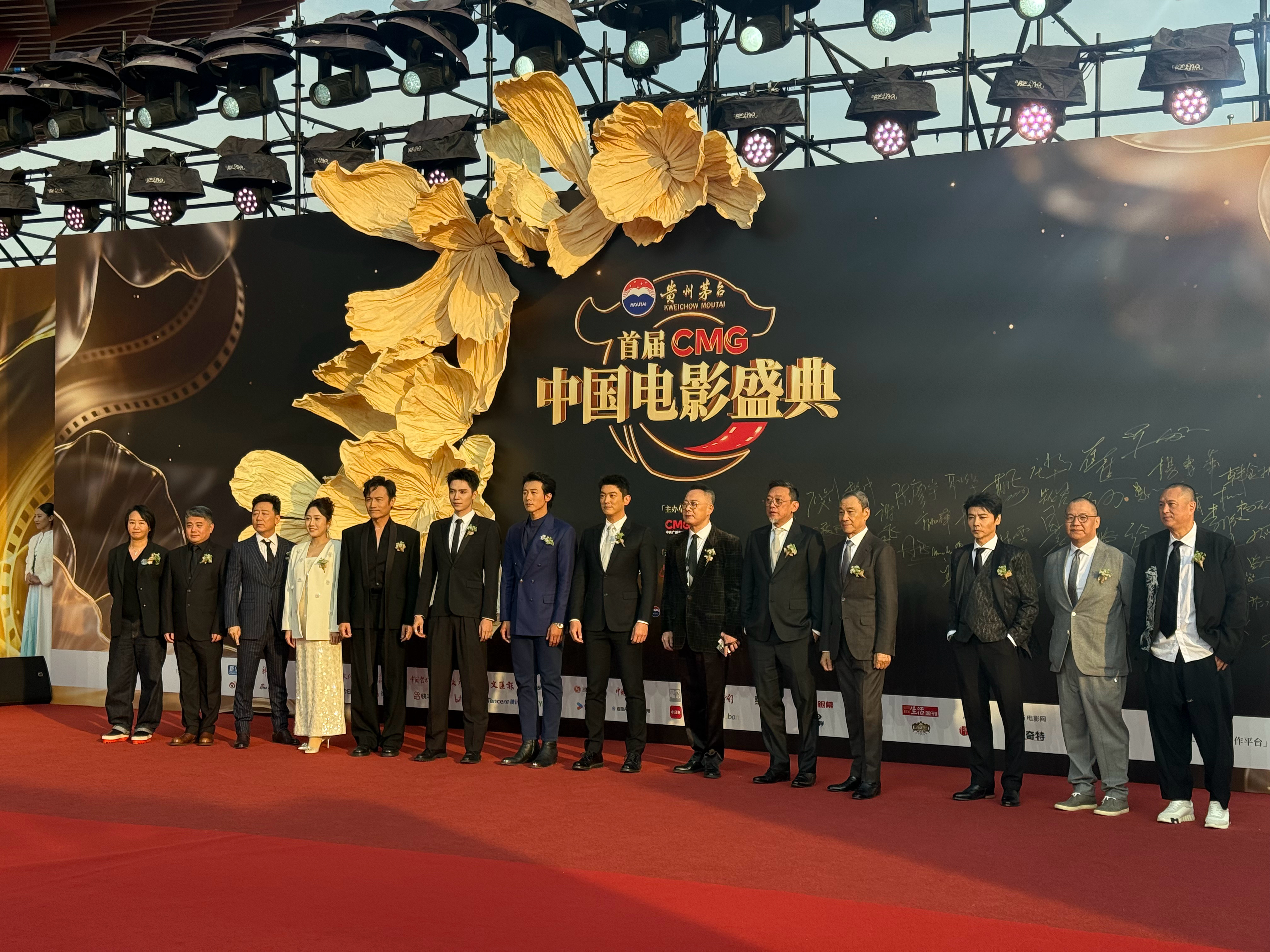 说早了…更庞大的《澎湖海战》剧组来了cmg中国电影盛典红毯cmg中国电影盛典 很