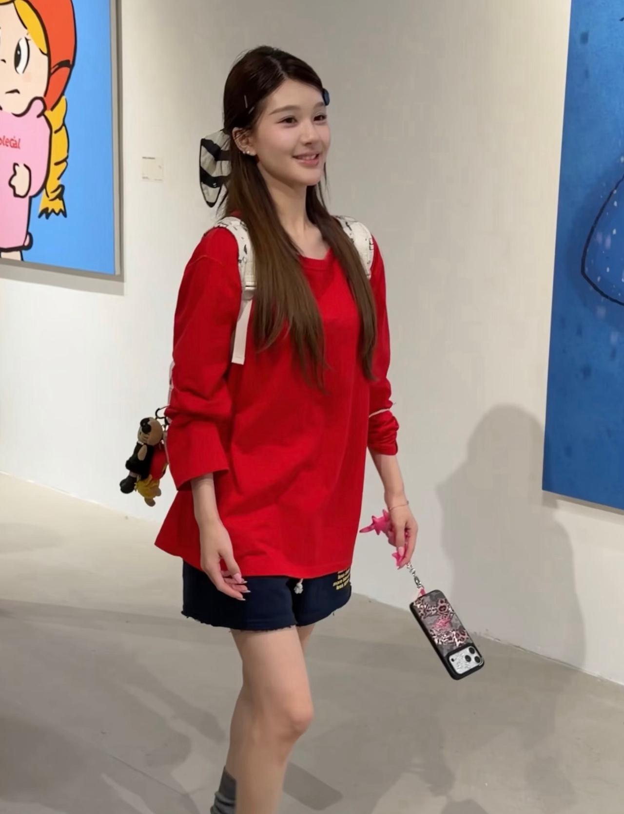 路人都认可的美貌，这才是赵露思嘛 ​​​
