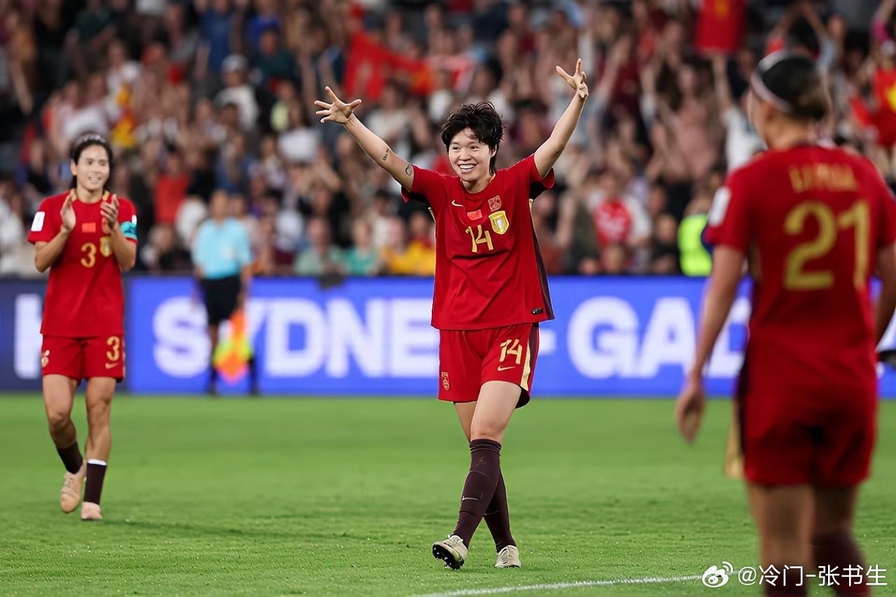 中国女足 VS 朝鲜女足两队近20年有20次交锋，朝鲜女足11胜7平2负占据较大