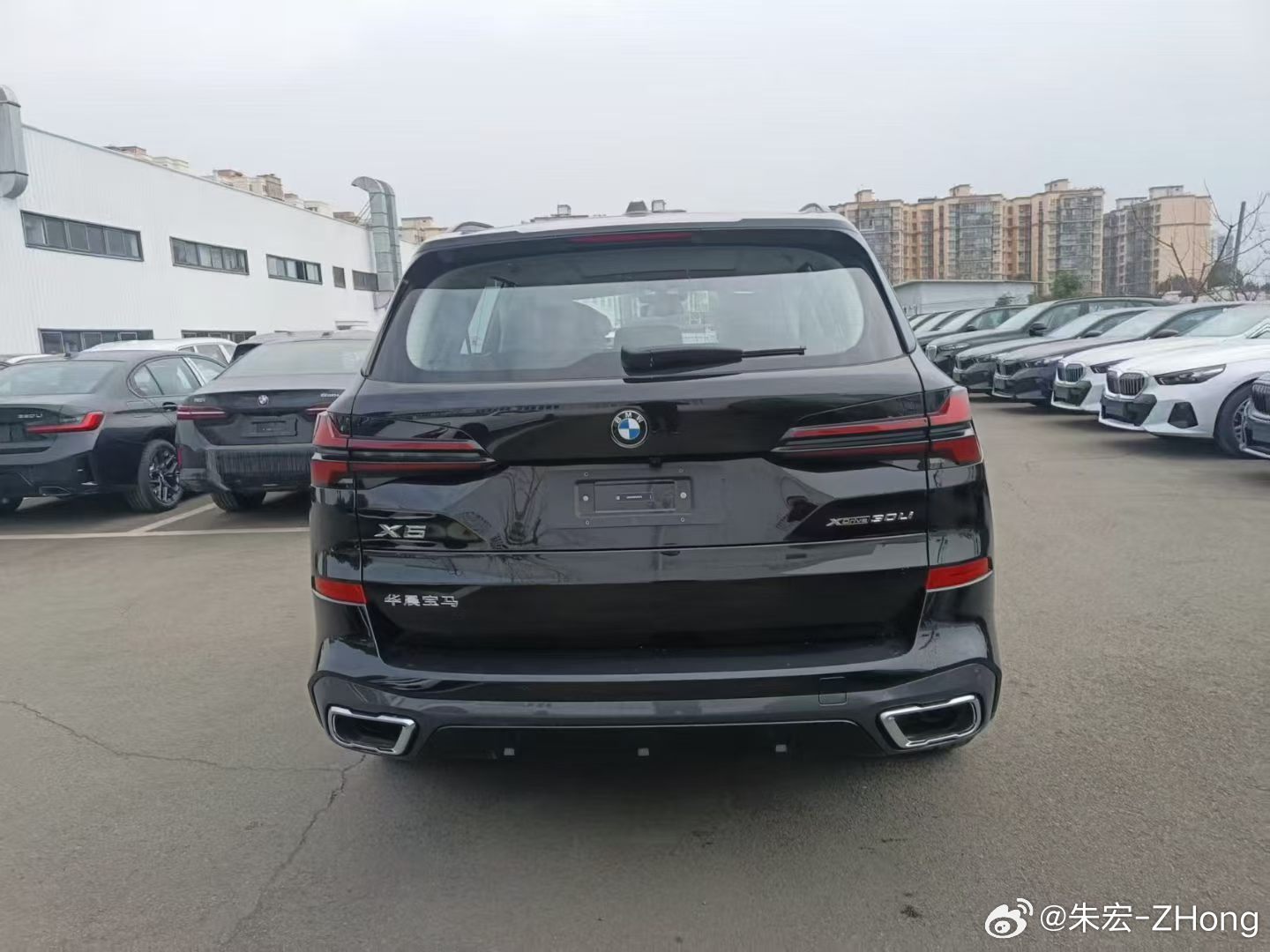 宝马X5 入门的那个 目前全款裸车 48.5万 这个不是洗钱车 可以公司户 可以