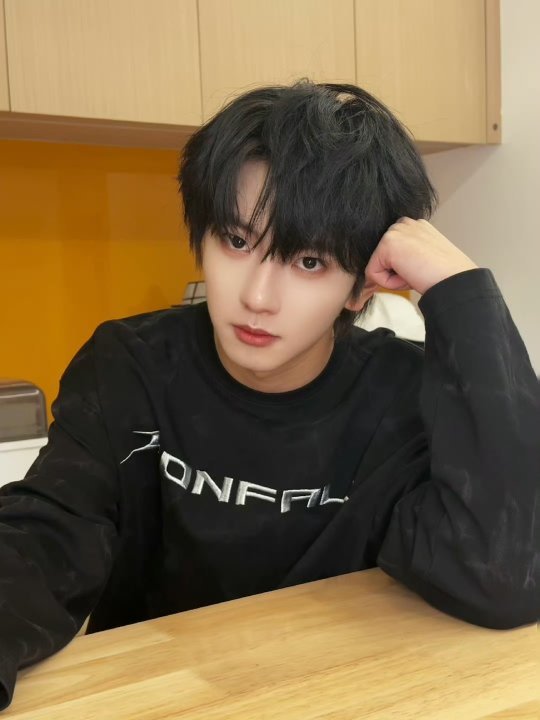 穆祉丞live图营业穆祉丞又瘦了 穆祉丞又瘦了！ 