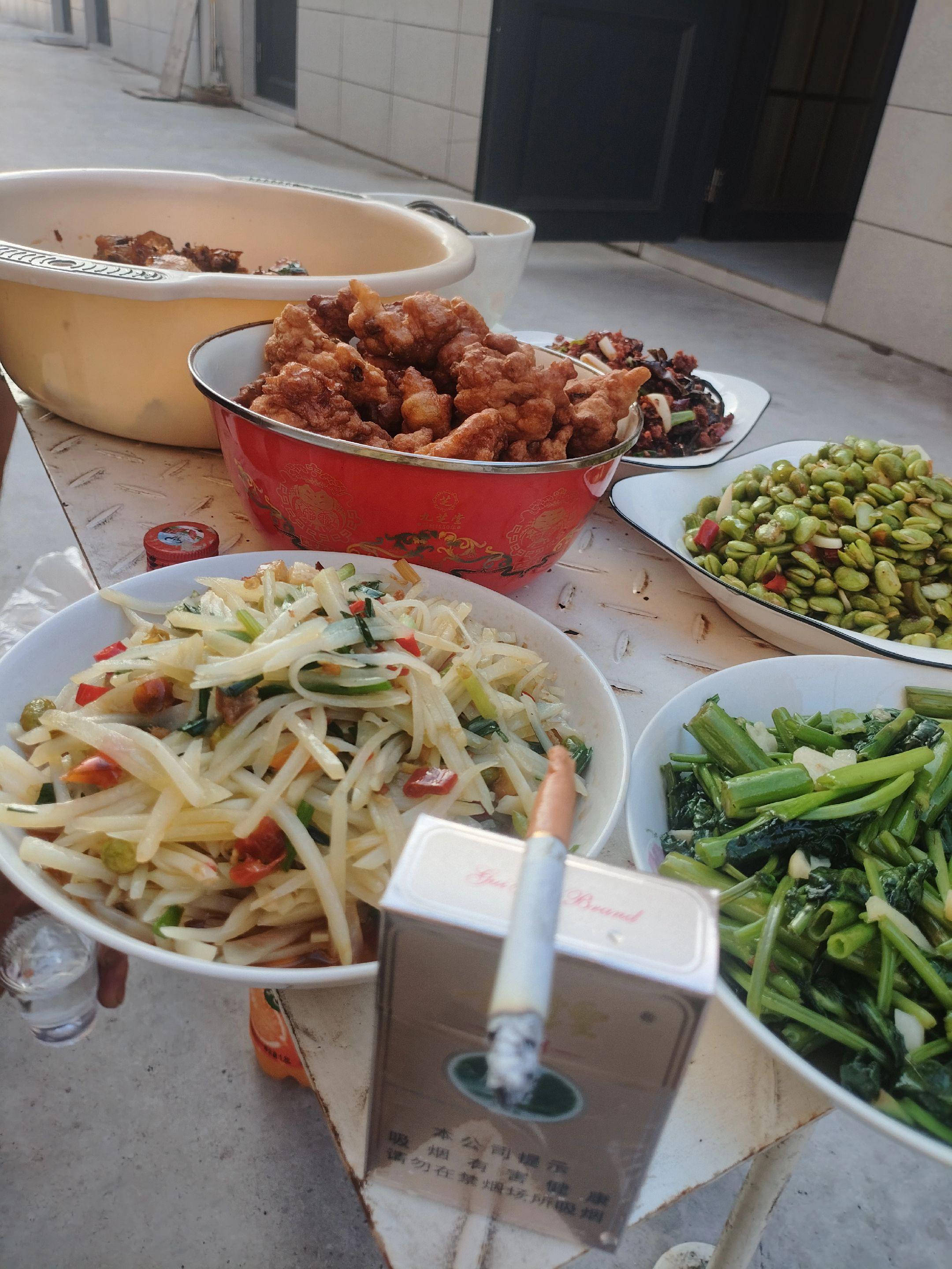 手里没有多少钱，今天一个客人没有