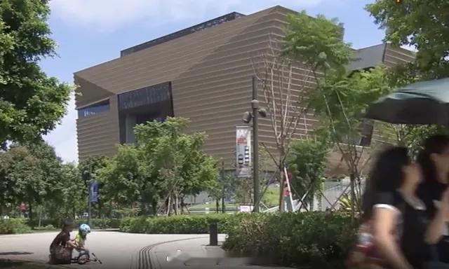 香港执法香港刑法香港监狱 「12歲男童藏有4把刀進入香港故宫文化博物馆 被拘捕.