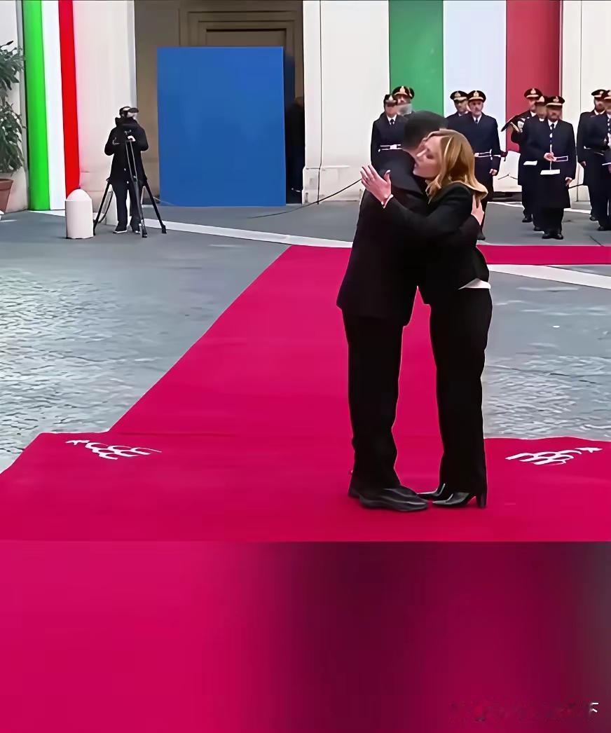 泽连斯基为了不被催下台，刚求过欧洲三巨头，这又去见了意大利总理梅洛尼，两人除了拥